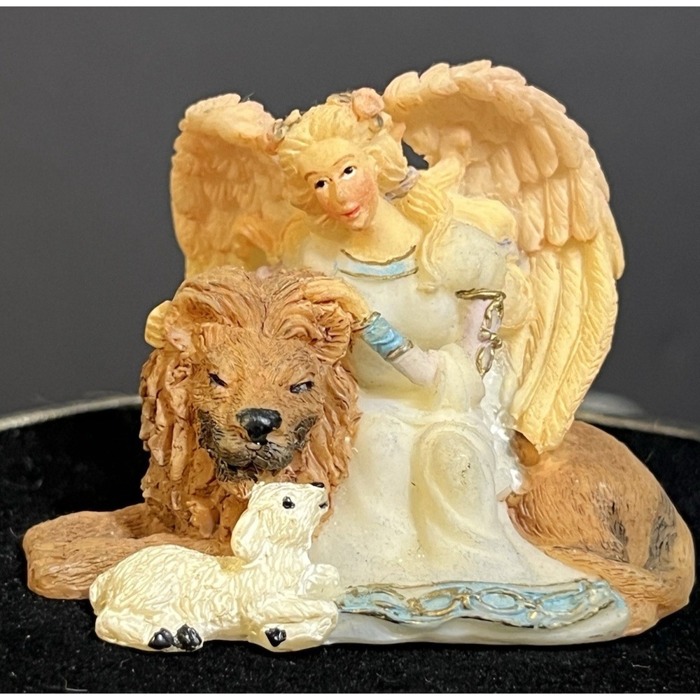 Vintage Mini Angel with‎ Lion And Lamb Figurine Young's Collectible (2099-2101)